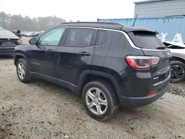 3C4NJDBNXRT605372 2024 JEEP COMPASS - Image 2