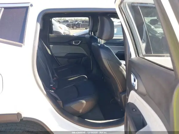 3C4NJDBNXRT606134 2024 JEEP COMPASS - Image 8