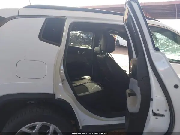 3C4NJDBNXST504032 2025 JEEP COMPASS - Image 8