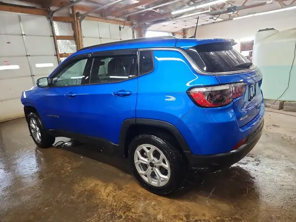 3C4NJDBNXST539928 2025 JEEP COMPASS - Image 2