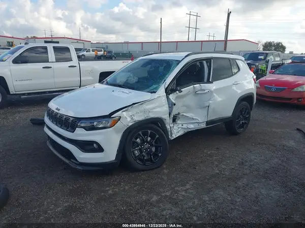 3C4NJDBNXST568118 2025 JEEP COMPASS - Image 2