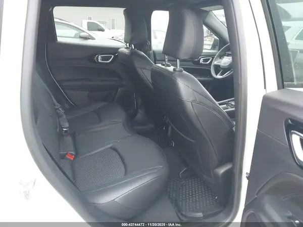 3C4NJDBNXTT151146 2026 JEEP COMPASS - Image 8