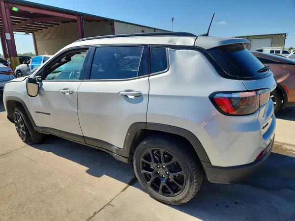 3C4NJDBNXTT180291 2026 JEEP COMPASS - Image 2