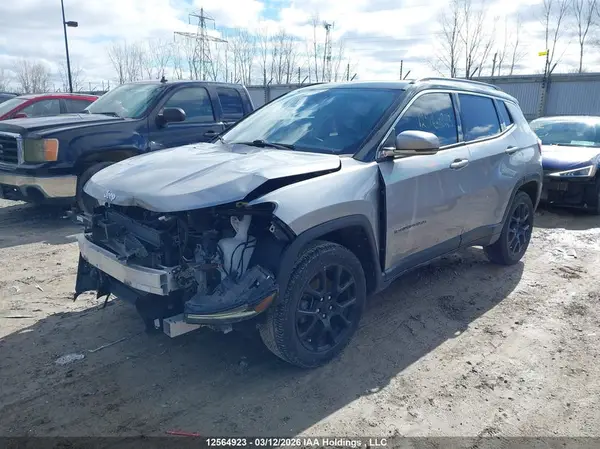 3C4NJDCB0JT117850 2018 JEEP COMPASS - Image 2