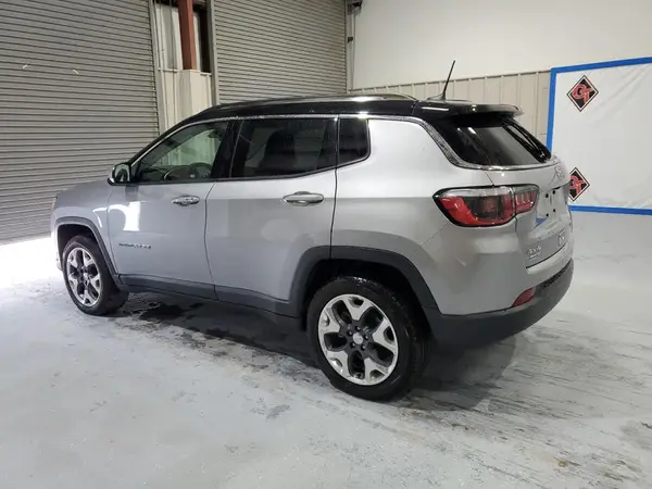 3C4NJDCB0JT135541 2018 JEEP COMPASS - Image 2