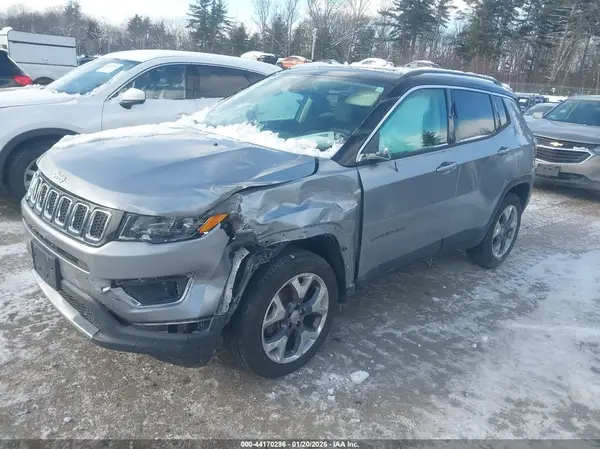 3C4NJDCB0JT143994 2018 JEEP COMPASS - Image 2
