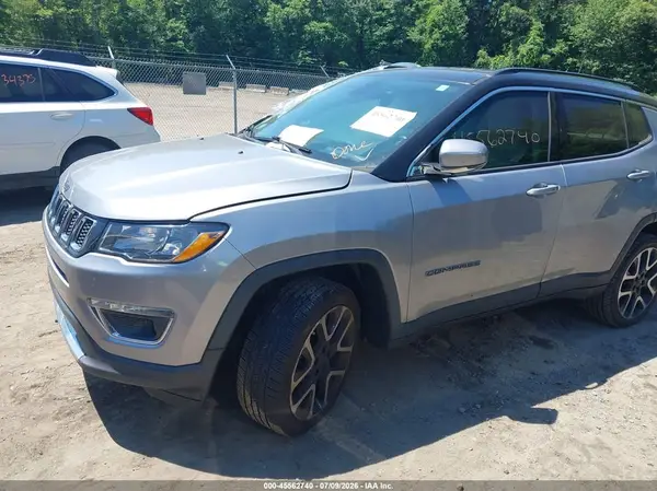 3C4NJDCB0JT144417 2018 JEEP COMPASS - Image 2