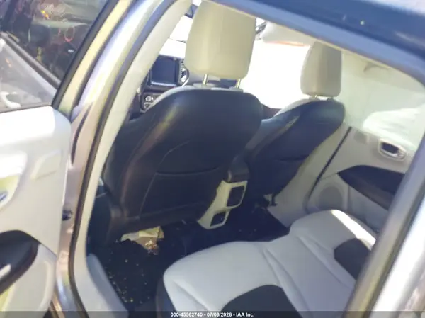 3C4NJDCB0JT144417 2018 JEEP COMPASS - Image 8
