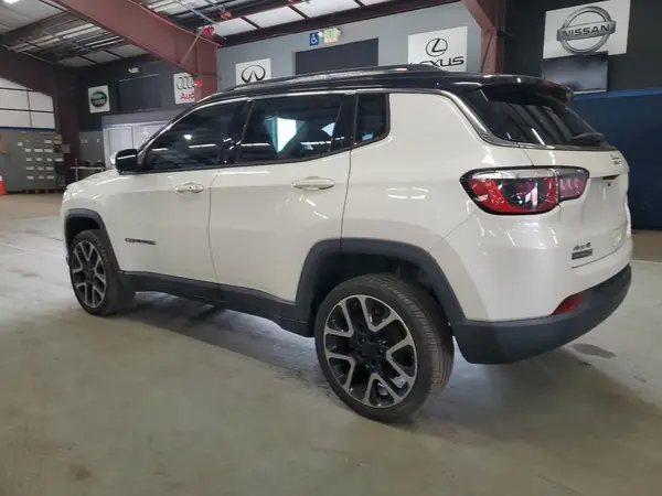 3C4NJDCB0JT168524 2018 JEEP COMPASS - Image 2