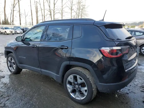 3C4NJDCB0JT168586 2018 JEEP COMPASS - Image 2