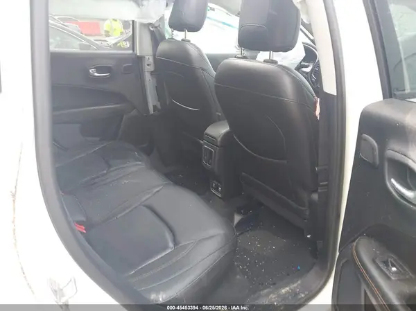 3C4NJDCB0JT245702 2018 JEEP COMPASS - Image 8