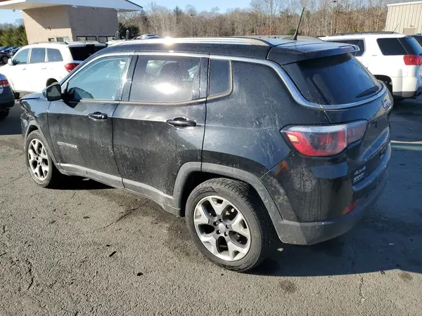 3C4NJDCB0JT245828 2018 JEEP COMPASS - Image 2