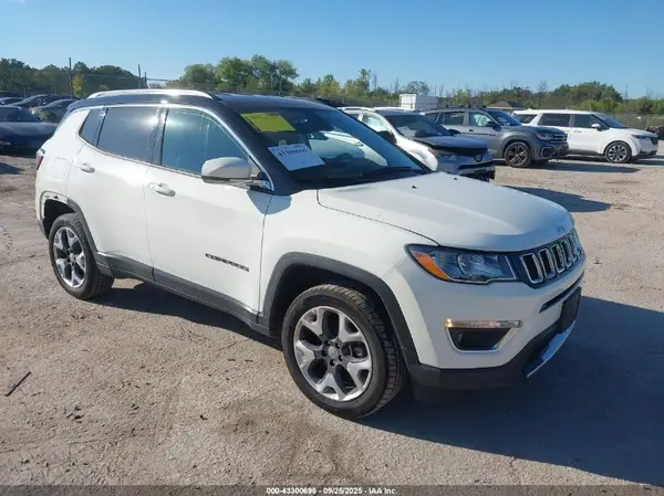 3C4NJDCB0JT258921 2018 JEEP COMPASS - Image 1