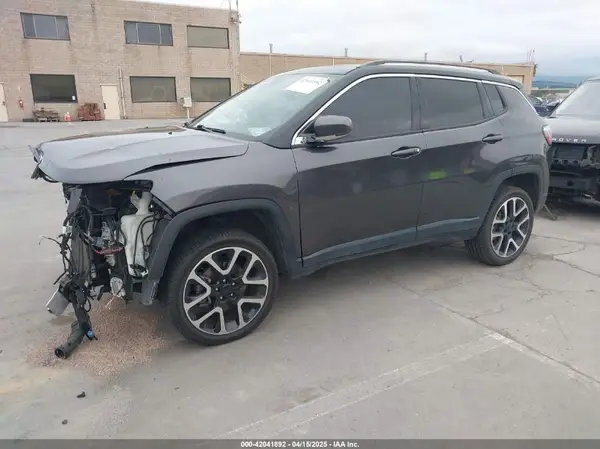 3C4NJDCB0JT264847 2018 JEEP COMPASS - Image 2