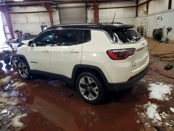 3C4NJDCB0JT266288 2018 JEEP COMPASS - Image 2