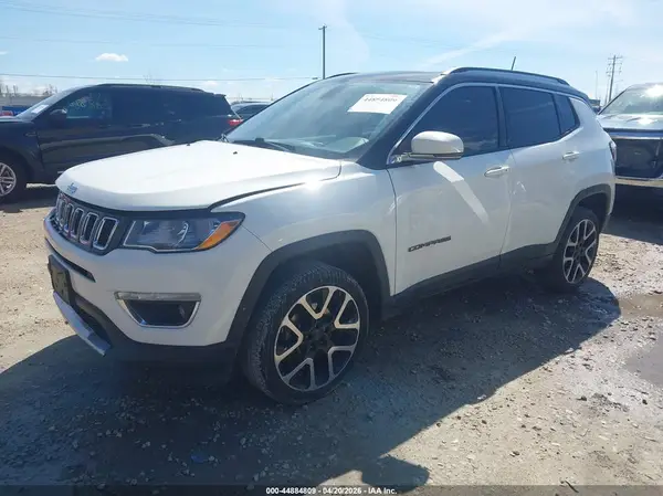3C4NJDCB0JT272883 2018 JEEP COMPASS - Image 2