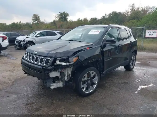 3C4NJDCB0JT281695 2018 JEEP COMPASS - Image 2