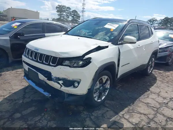 3C4NJDCB0JT314422 2018 JEEP COMPASS - Image 2