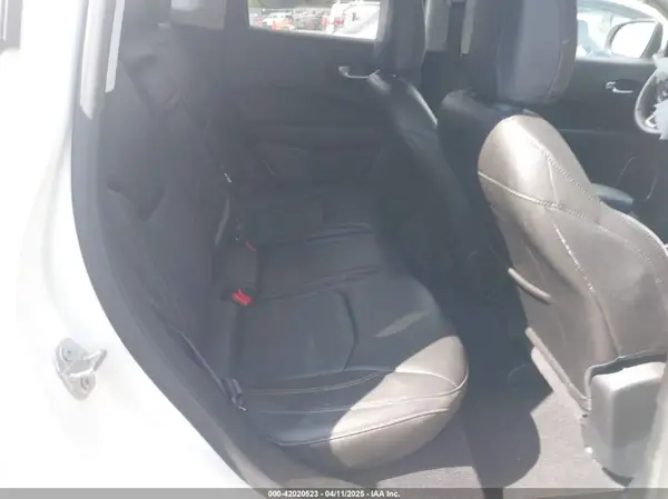 3C4NJDCB0JT314422 2018 JEEP COMPASS - Image 8