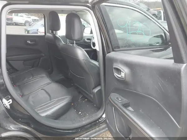 3C4NJDCB0JT315344 2018 JEEP COMPASS - Image 8