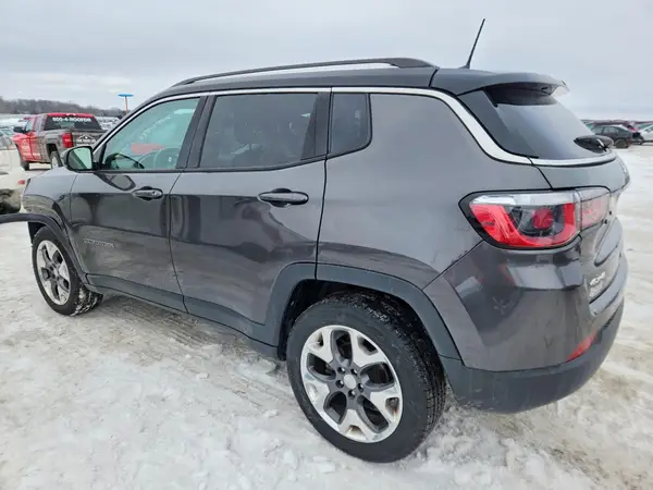 3C4NJDCB0JT320673 2018 JEEP COMPASS - Image 2