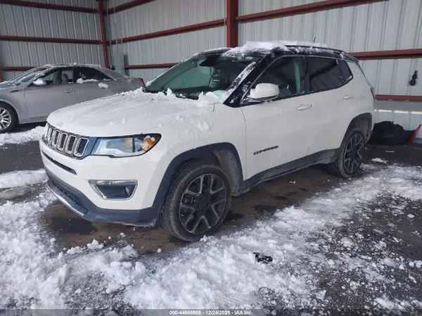 3C4NJDCB0JT328000 2018 JEEP COMPASS - Image 2