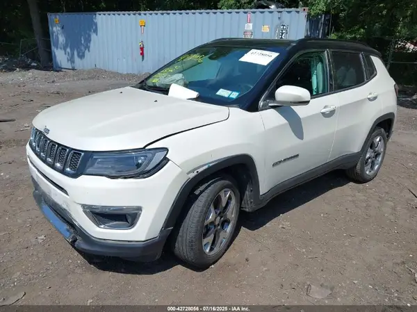 3C4NJDCB0JT329700 2018 JEEP COMPASS - Image 2