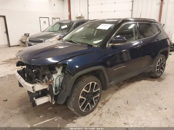 3C4NJDCB0JT329874 2018 JEEP COMPASS - Image 2