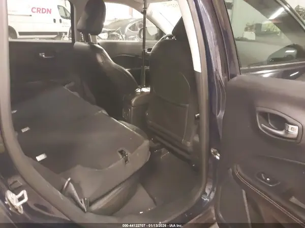 3C4NJDCB0JT329874 2018 JEEP COMPASS - Image 8