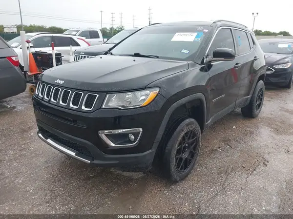 3C4NJDCB0JT329972 2018 JEEP COMPASS - Image 2