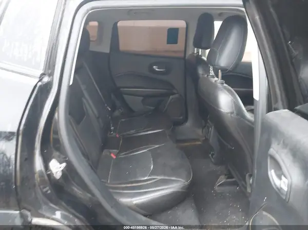 3C4NJDCB0JT329972 2018 JEEP COMPASS - Image 8
