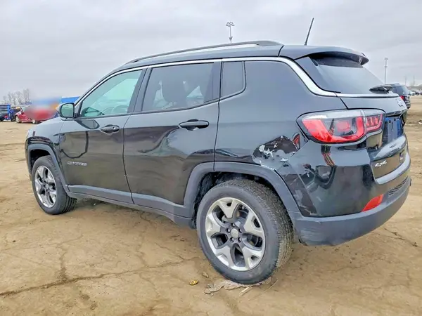 3C4NJDCB0JT330863 2018 JEEP COMPASS - Image 2