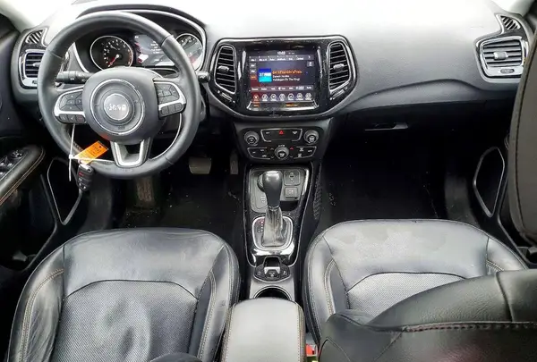 3C4NJDCB0JT330863 2018 JEEP COMPASS - Image 8