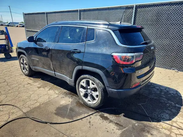 3C4NJDCB0JT332516 2018 JEEP COMPASS - Image 2