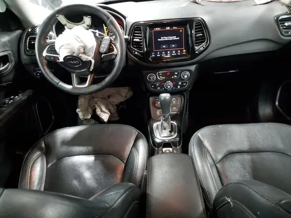 3C4NJDCB0JT333942 2018 JEEP COMPASS - Image 8