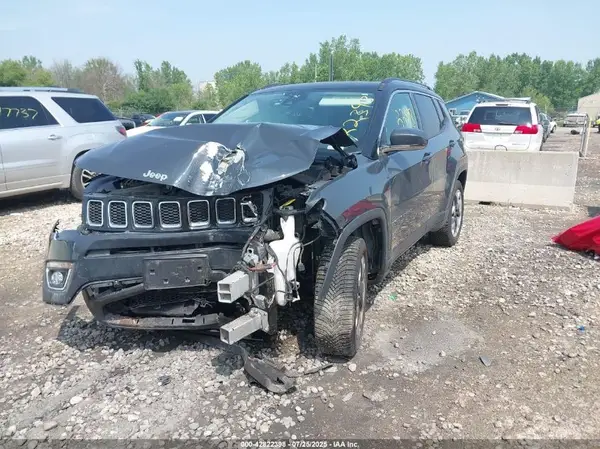 3C4NJDCB0JT350806 2018 JEEP COMPASS - Image 2