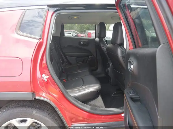 3C4NJDCB0JT354466 2018 JEEP COMPASS - Image 8