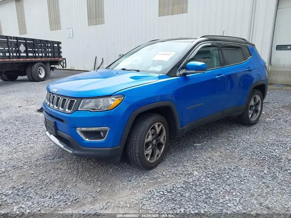 3C4NJDCB0JT360591 2018 JEEP COMPASS - Image 2