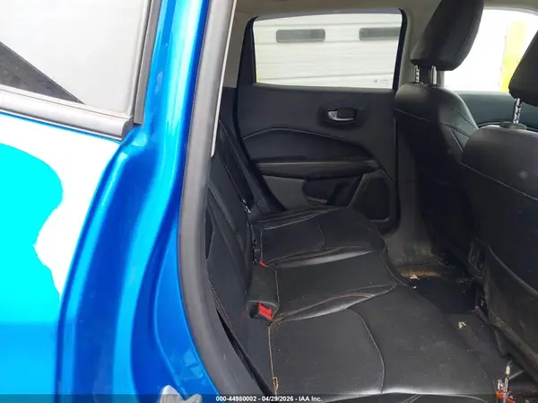3C4NJDCB0JT360591 2018 JEEP COMPASS - Image 8
