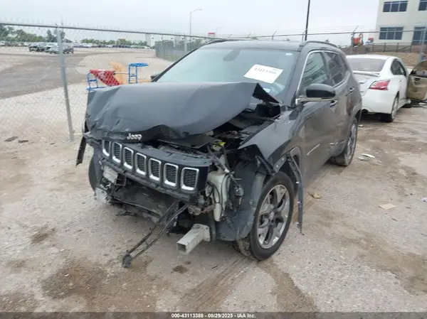 3C4NJDCB0JT360624 2018 JEEP COMPASS - Image 2