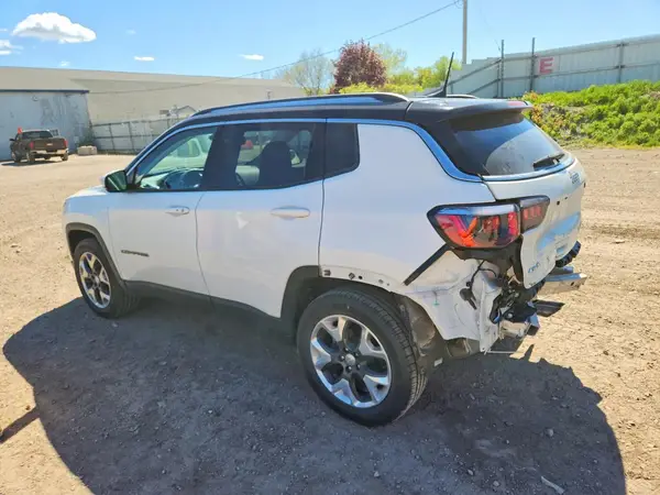 3C4NJDCB0JT372529 2018 JEEP COMPASS - Image 2