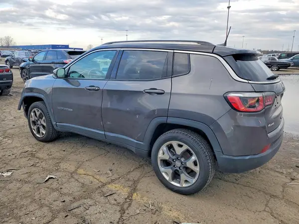 3C4NJDCB0JT372577 2018 JEEP COMPASS - Image 2