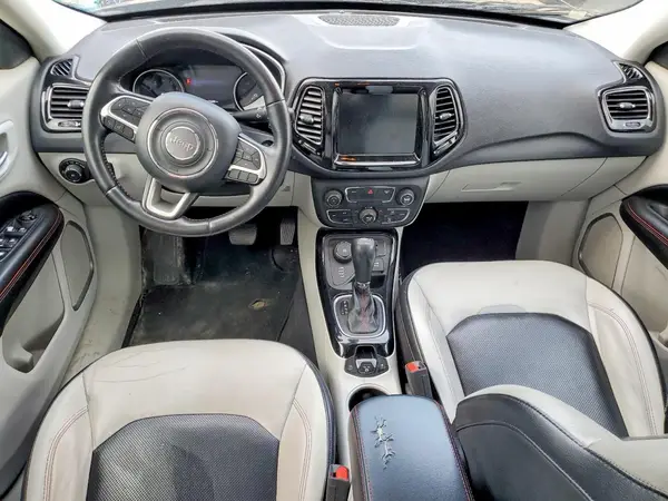 3C4NJDCB0JT372577 2018 JEEP COMPASS - Image 8