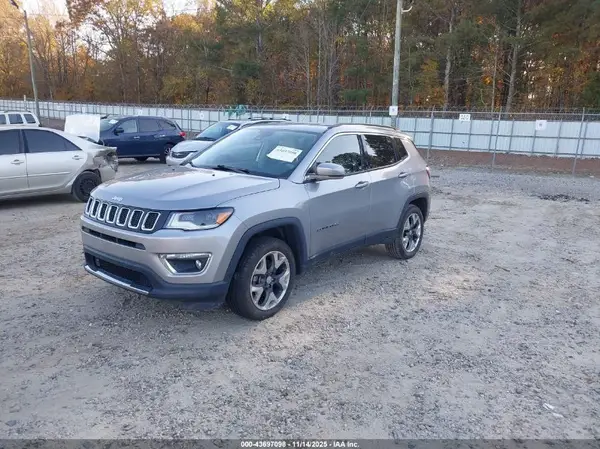 3C4NJDCB0JT392666 2018 JEEP COMPASS - Image 2