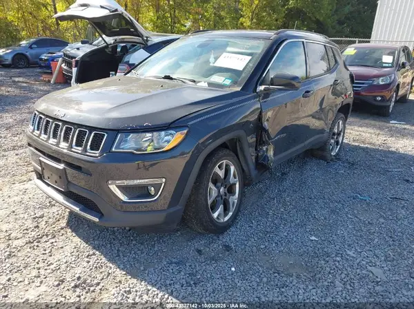 3C4NJDCB0JT396054 2018 JEEP COMPASS - Image 2