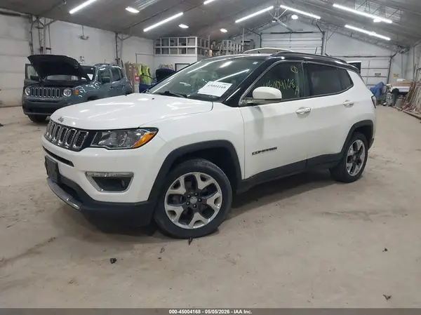 3C4NJDCB0JT396393 2018 JEEP COMPASS - Image 2
