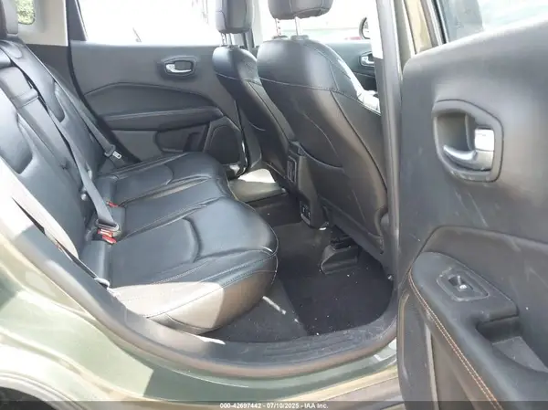 3C4NJDCB0JT397690 2018 JEEP COMPASS - Image 8