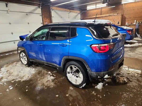 3C4NJDCB0JT400586 2018 JEEP COMPASS - Image 2