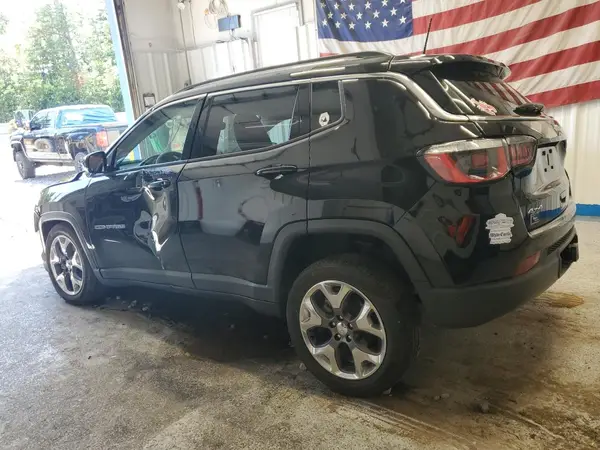 3C4NJDCB0JT401348 2018 JEEP COMPASS - Image 2