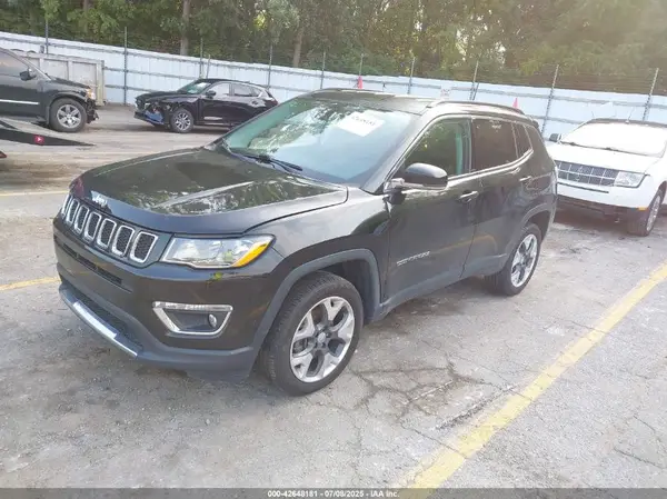 3C4NJDCB0JT423253 2018 JEEP COMPASS - Image 2